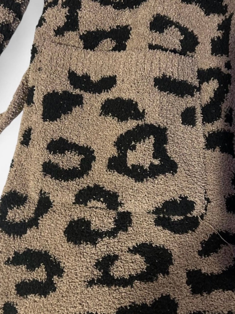 Leopard Pattern Luxury Soft Robe With Front Pockets & Belt - Picture 6 of 7